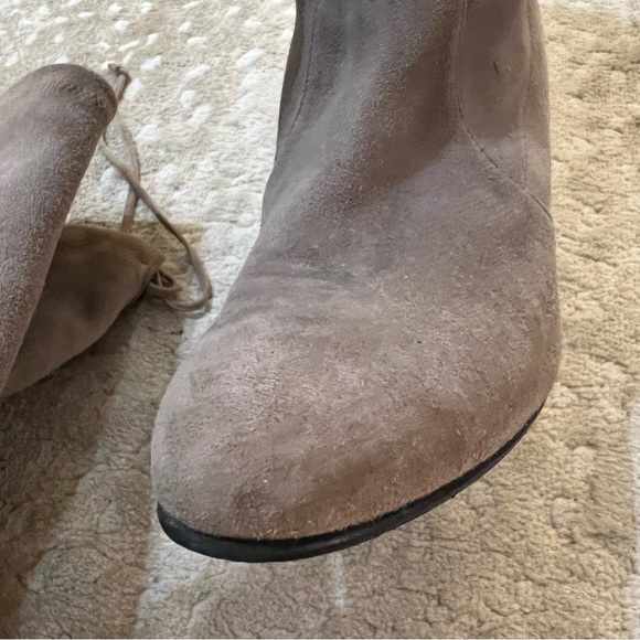 Stuart Weitzman Highland Suede Over the Knee Boots - Gray (8 M) - Pre Owned - Picture 12 of 14